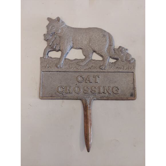 Vintage Metal Garden/Yard Sign CAT & KITTENS - Picture 1 of 7